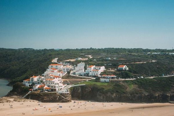 Les avantages de louer une location de vacances de luxe en bord de mer pour des vacances relaxantes et luxueuses