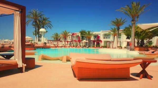 Découvrez le glamour du plein air avec la location en camping de luxe
