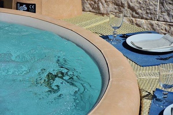 Découvrez les Meilleurs Mobil-Homes avec Jacuzzi Privatif en Vendée pour des Vacances Relaxantes